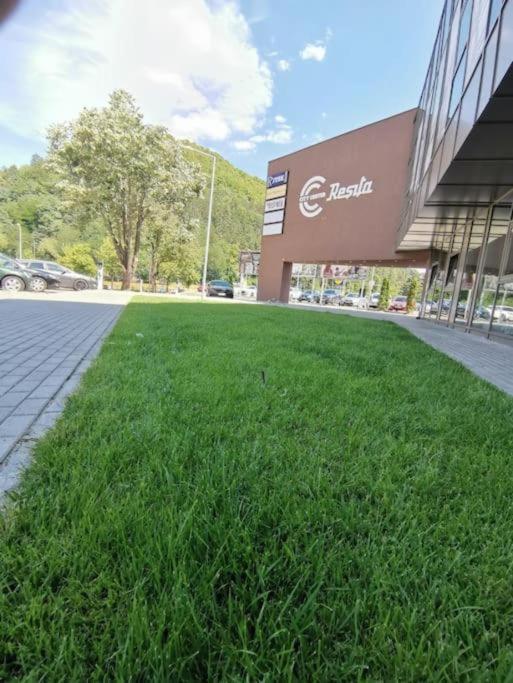 City Center Accommodation 111 Resita Exterior foto